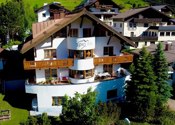 Alpin Life Hotell 3*